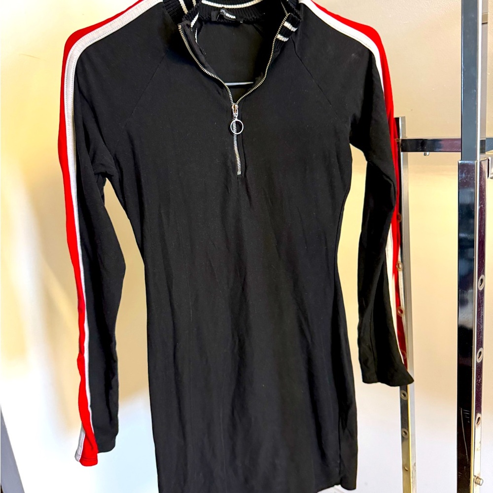 Fashion Nova Black with Red and White sleeve strip dress Size Small Stretch